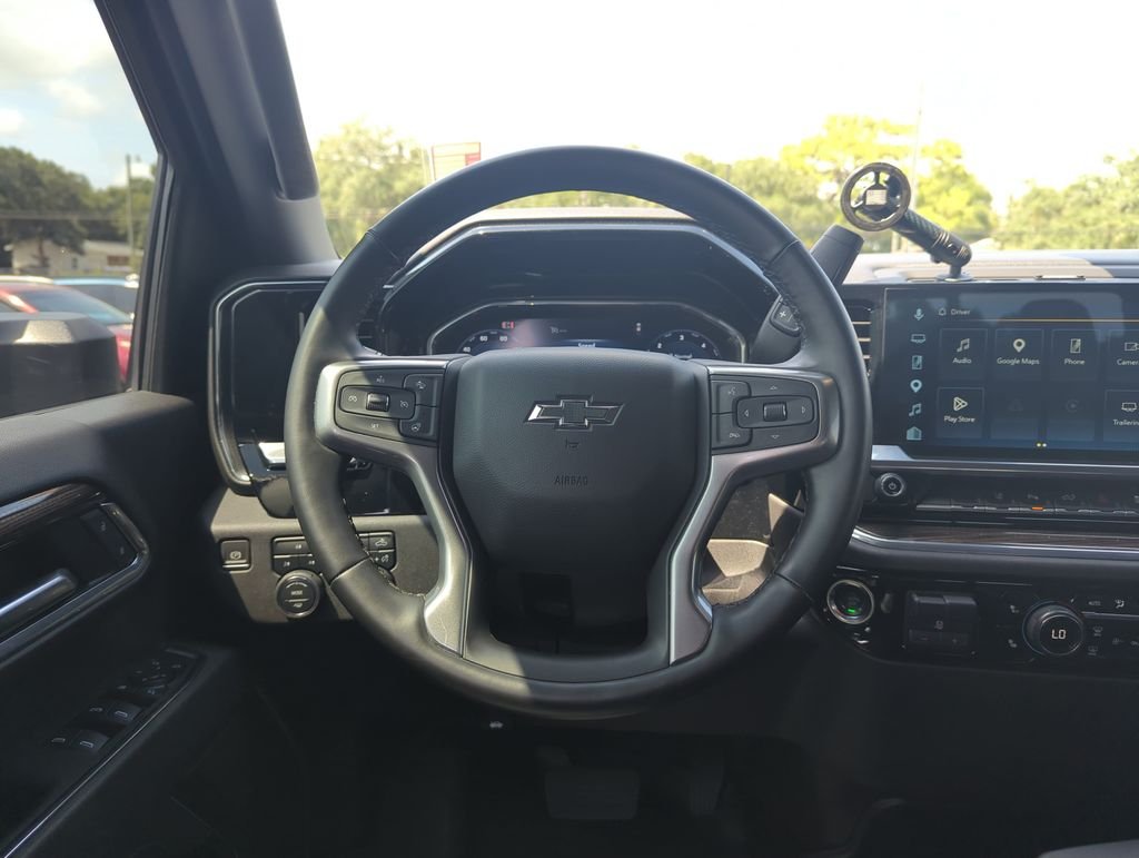 Used 2025 Gray Chevrolet LT image 17