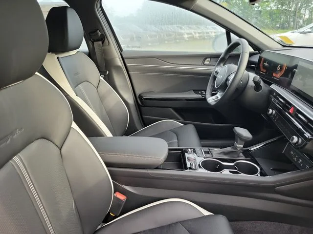 New 2026 Aurora Black Pearl Kia GT-Line AWD image 33