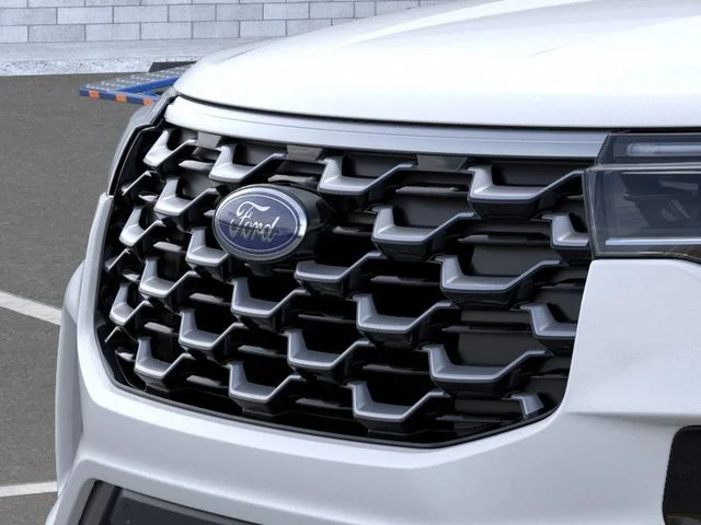 New 2026 Star White Metallic Tri-Coat Ford Platinum image 17
