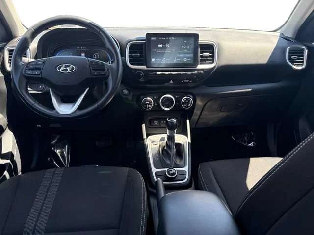 Used 2025 Lunar White Hyundai SEL image 14