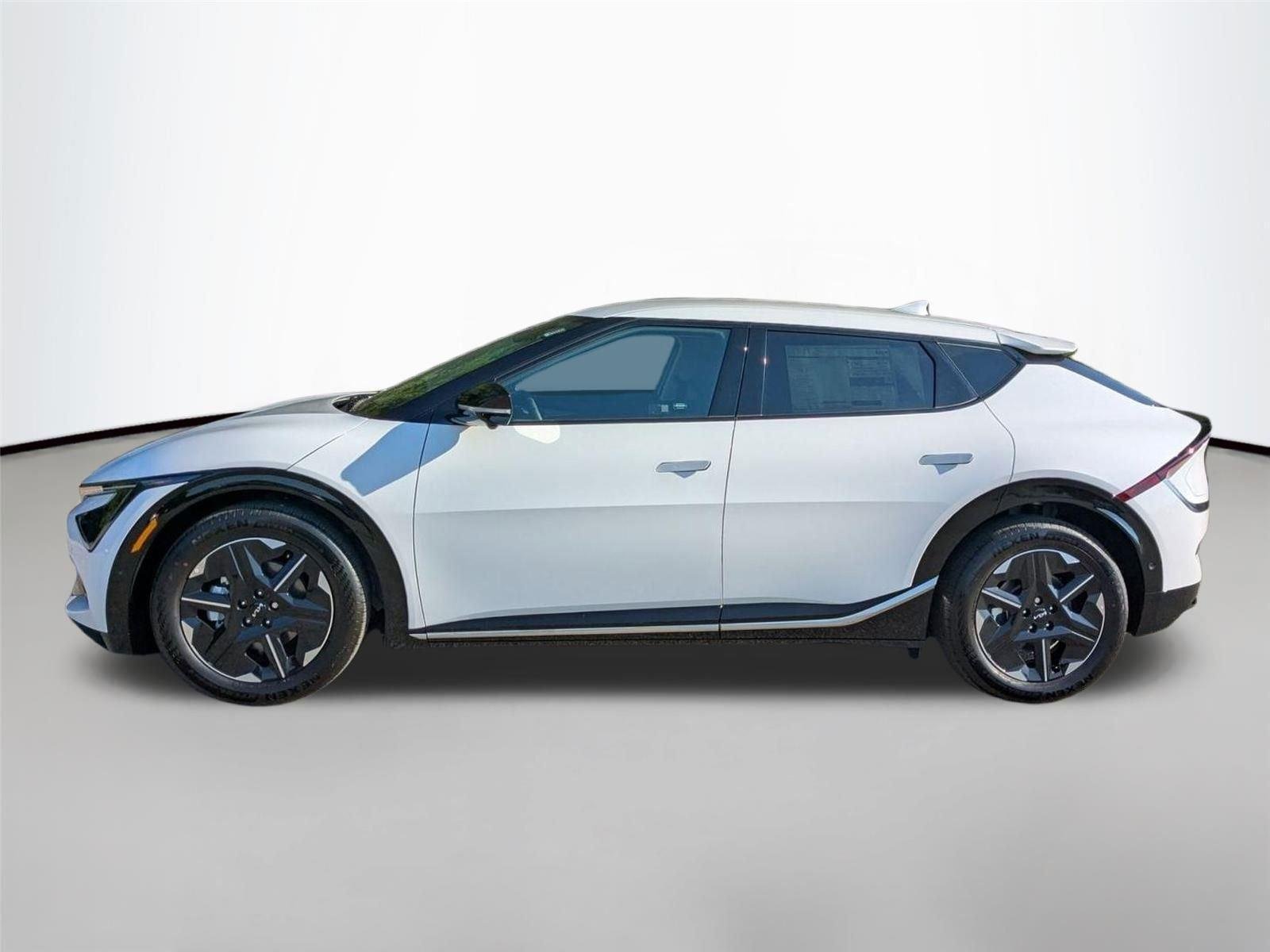 New 2025 Glacier White Pearl Kia Wind image 10