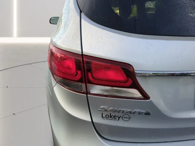 Used 2018 Silver Hyundai SE image 8