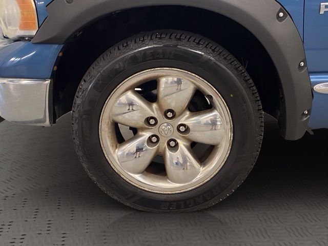 Used 2005 Blue Dodge SLT image 13