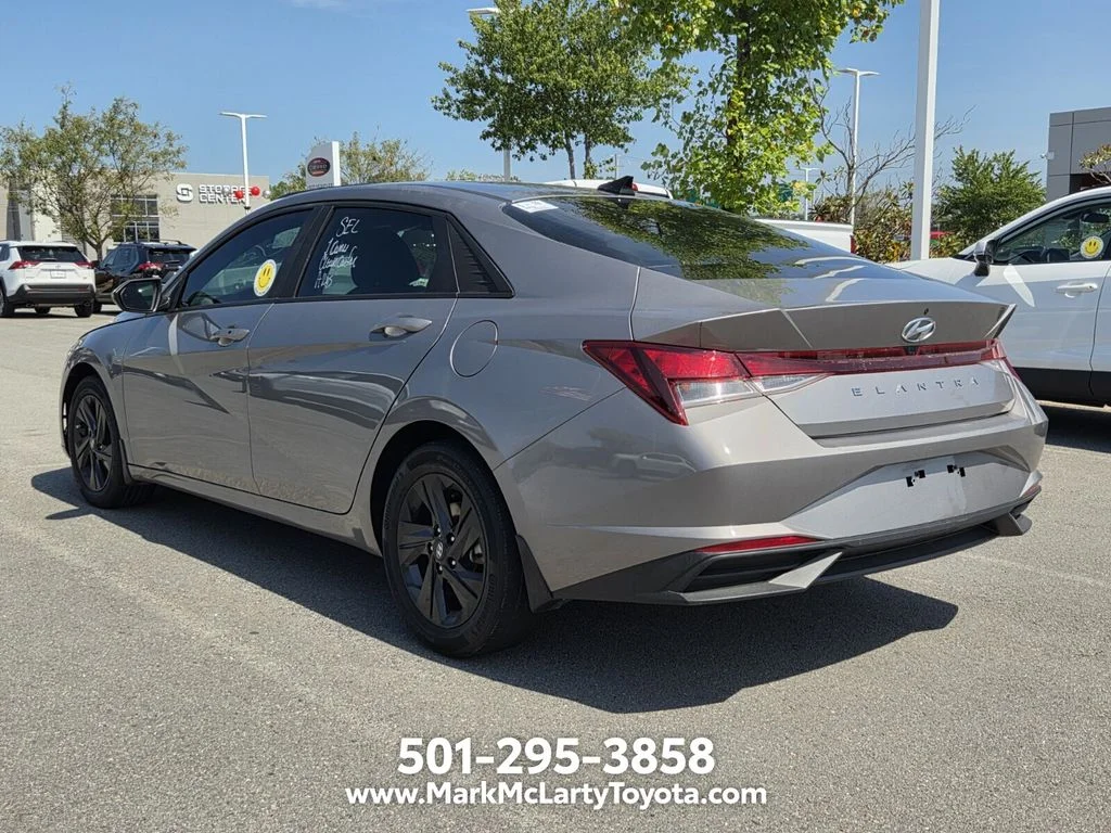 Used 2023 Silver Hyundai SEL image 3