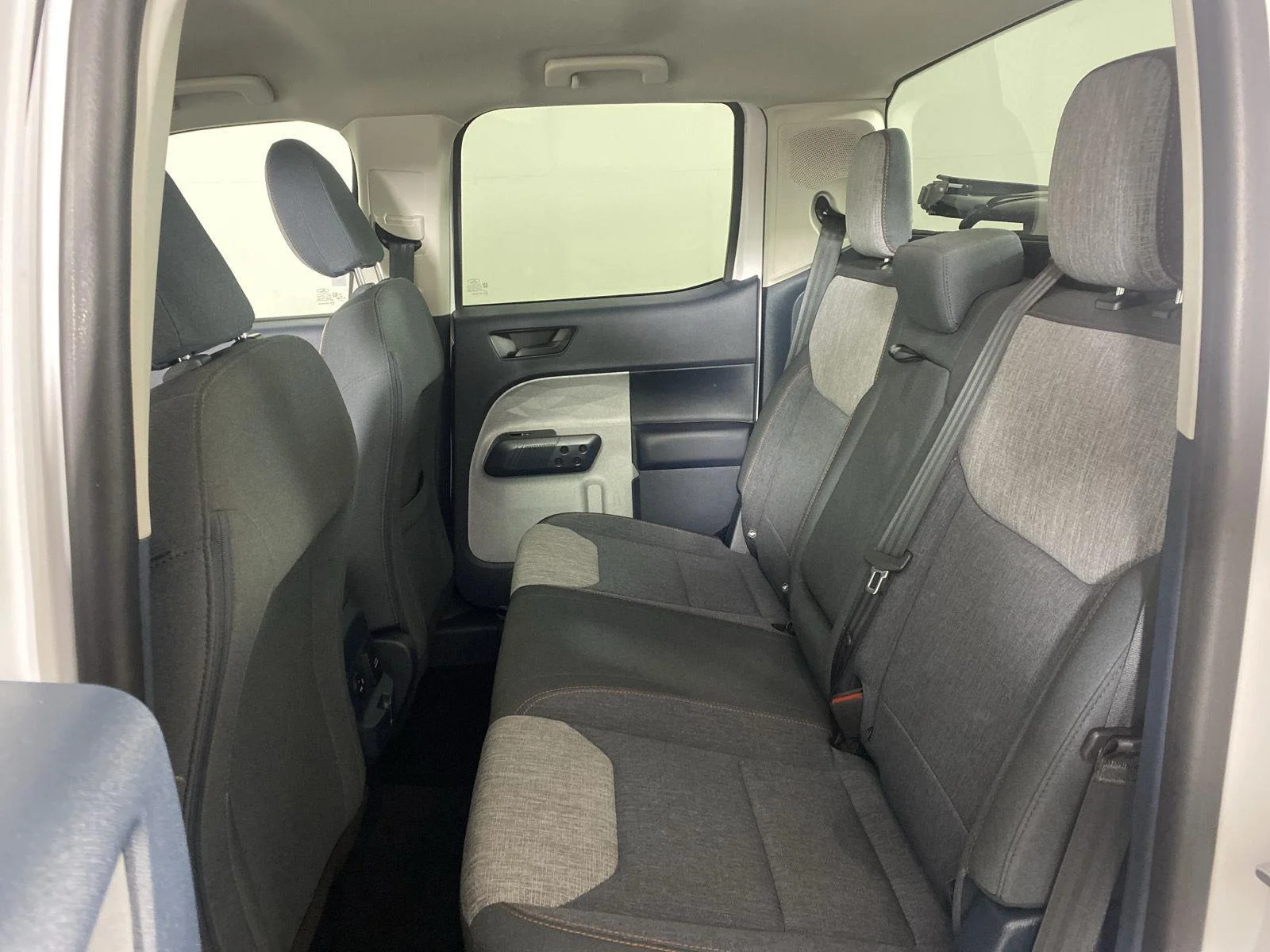 Used 2022 Oxford White Ford XLT image 25