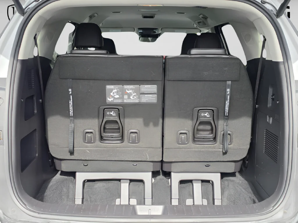 Used 2025 White Kia EX image 17