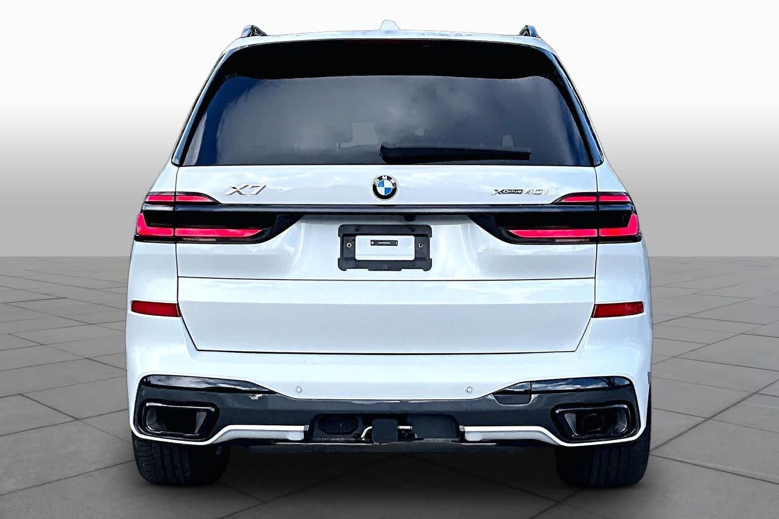 Certified Used 2025 Mineral White Metallic BMW xDrive40i image 5
