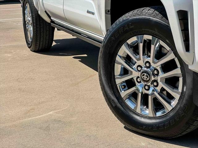 Certified Used 2024 WIND CHILL PEARL Toyota  image 9