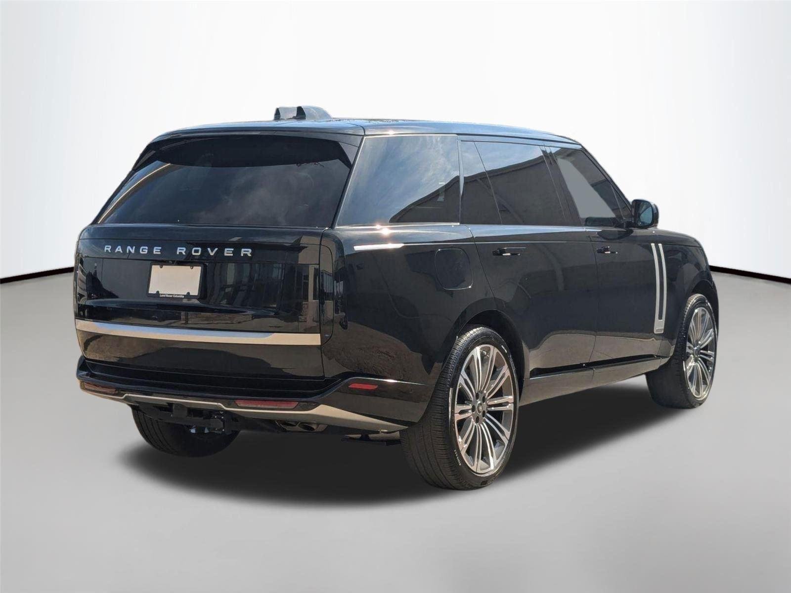 Used 2025 Santorini Black Metallic [Black] LAND ROVER AUTOBIO image 5
