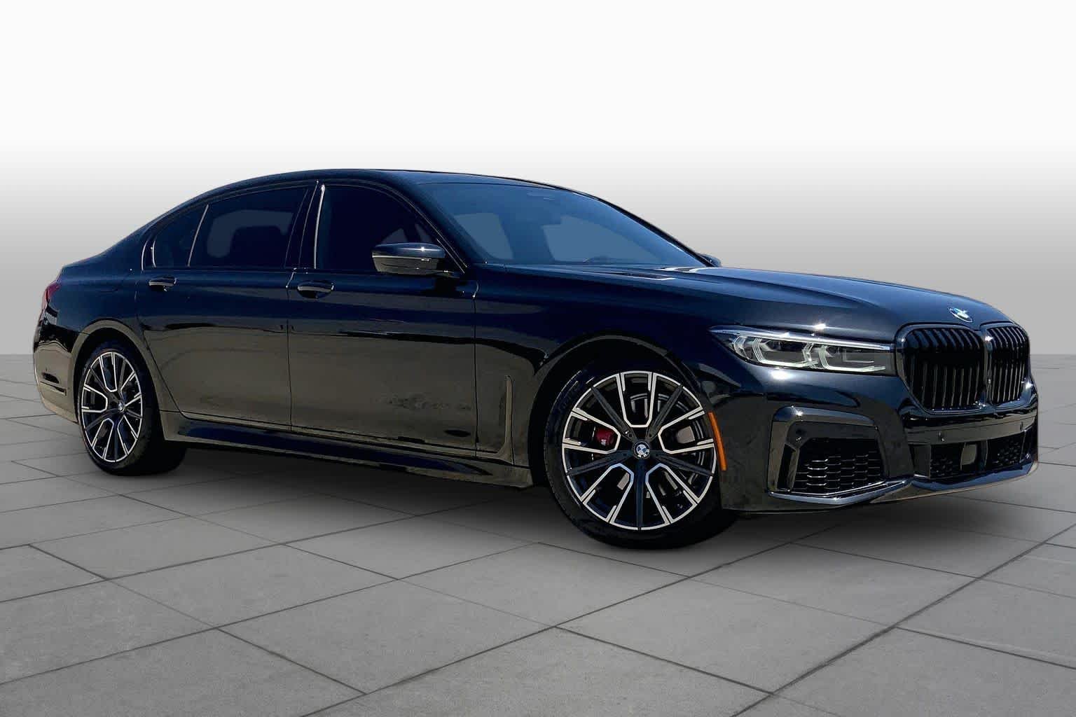 Pre-Owned 2022 BMW 740i 740i