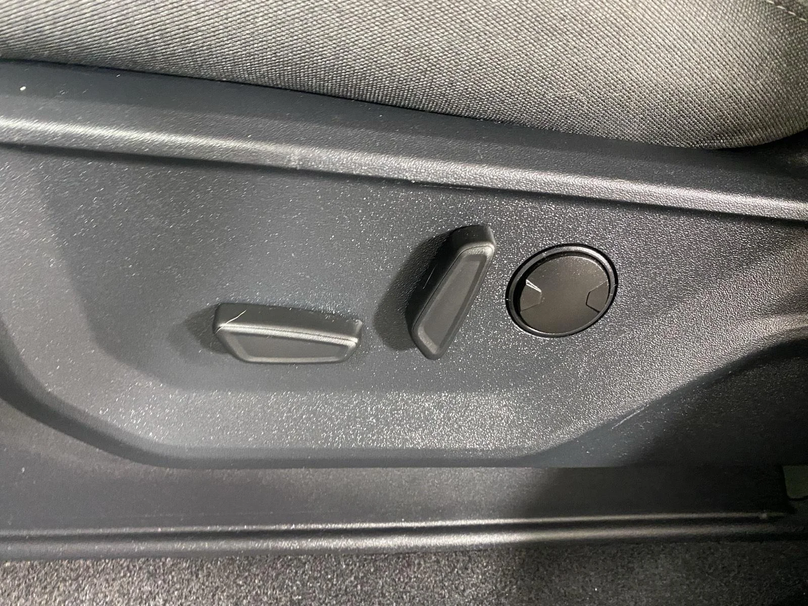 New 2026 Carbonized Gray Metallic Ford XLT image 21