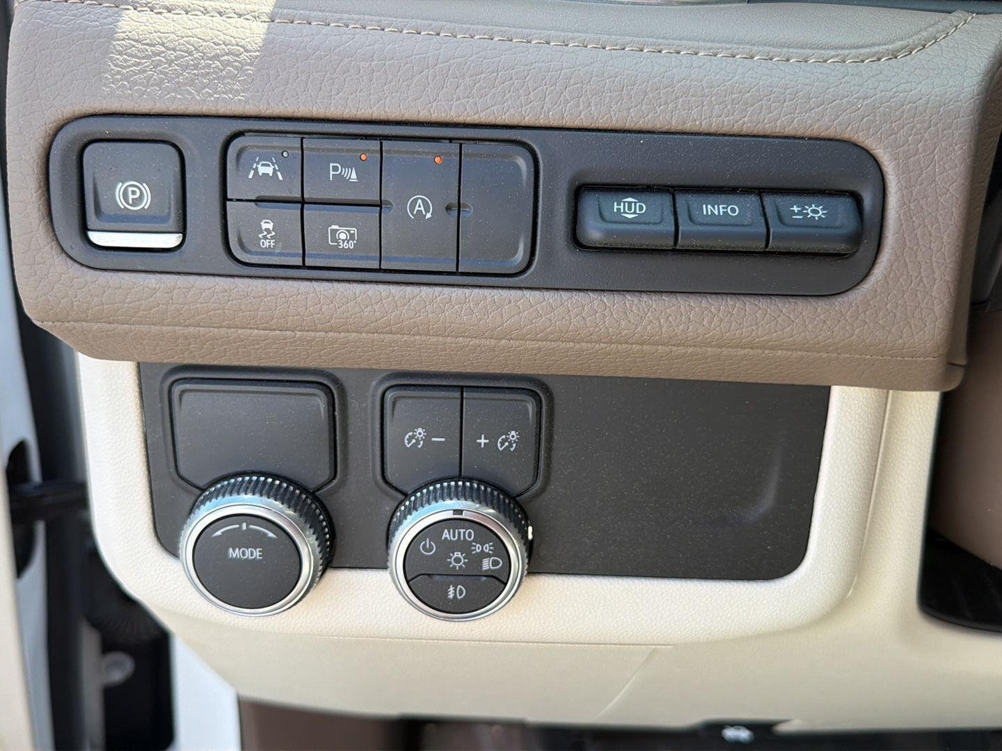 Used 2024 Summit White GMC Denali image 21