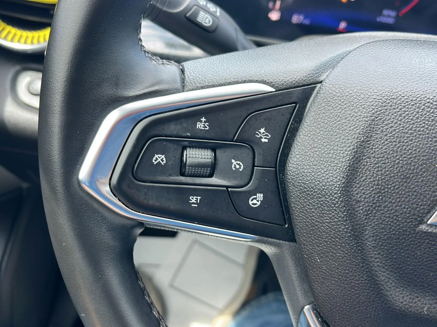 Used 2024 Mosaic Black Metallic Chevrolet ACTIV image 12