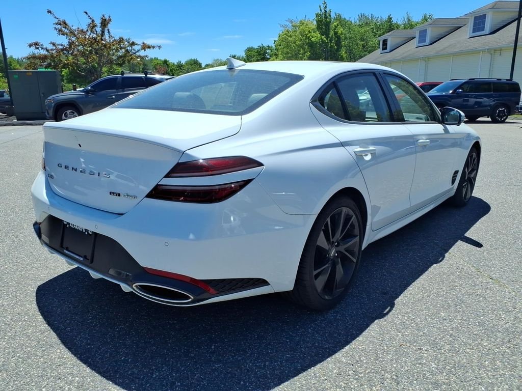 Used 2023 White Genesis 3.3T image 5