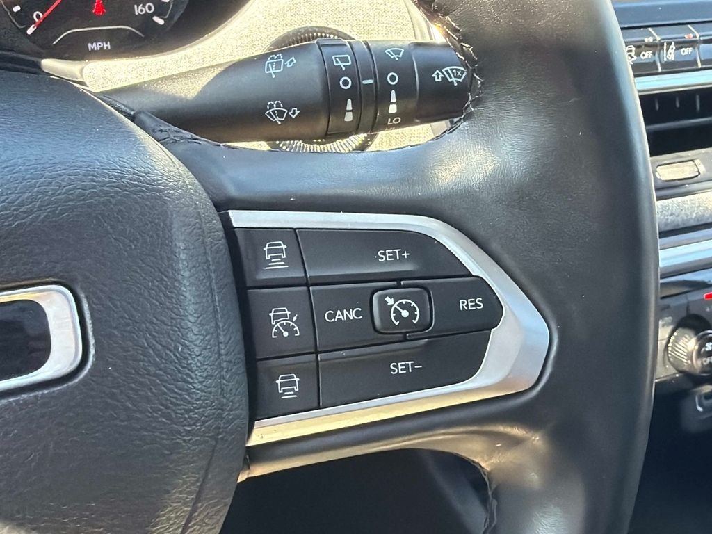 Used 2022 Black Jeep Latitude Lux image 23