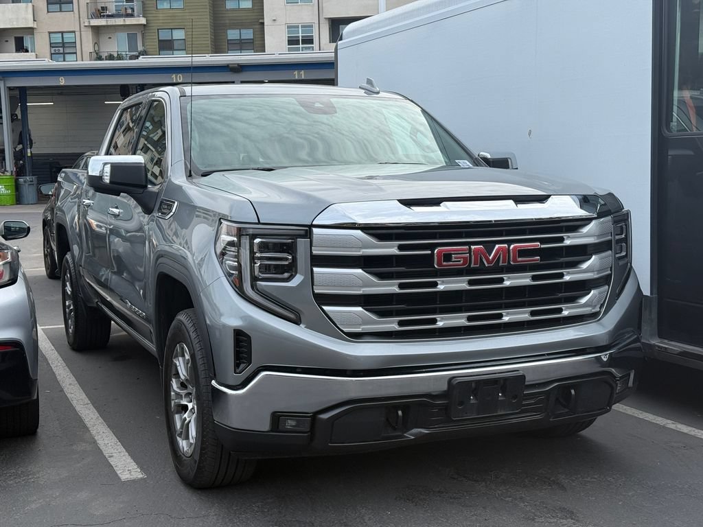Used 2025 Sterling Metallic GMC SLT image 29