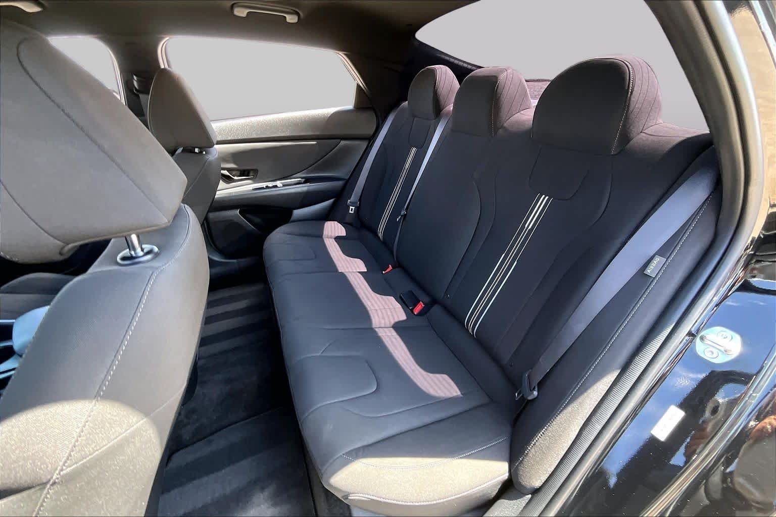 Used 2025 Abyss Black Hyundai SEL Sport image 19