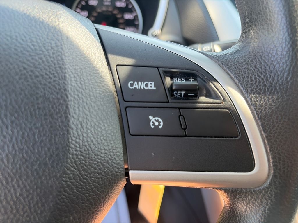 Used 2020 Silver Mitsubishi ES image 30
