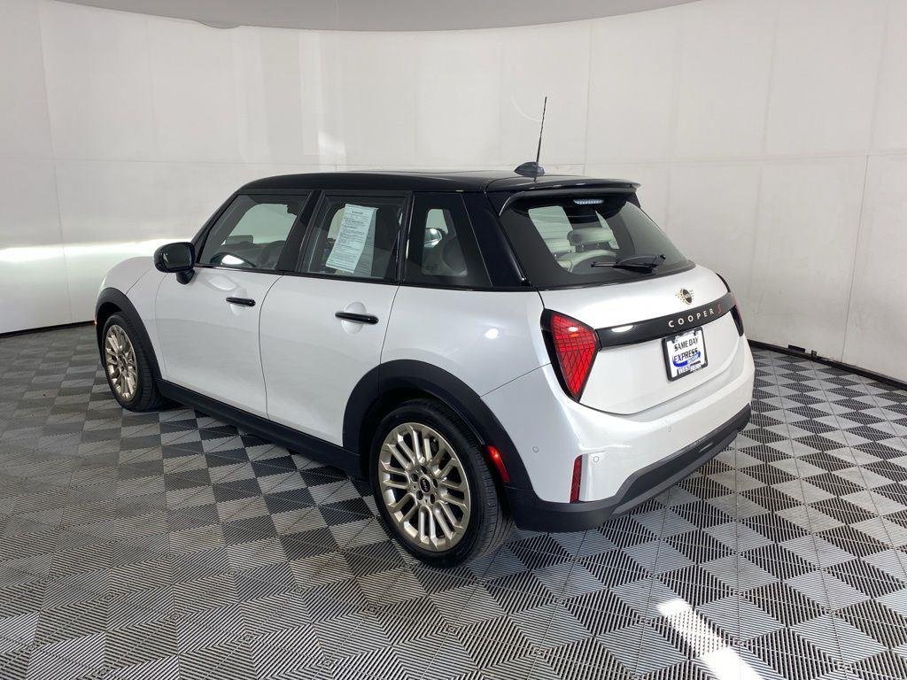 Used 2025 White Metallic MINI Signature Plus image 13