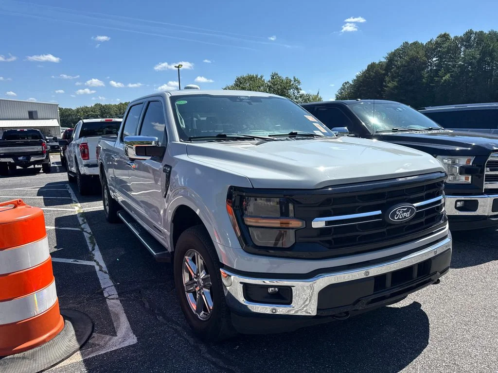 Used 2024 White Ford XLT image 2