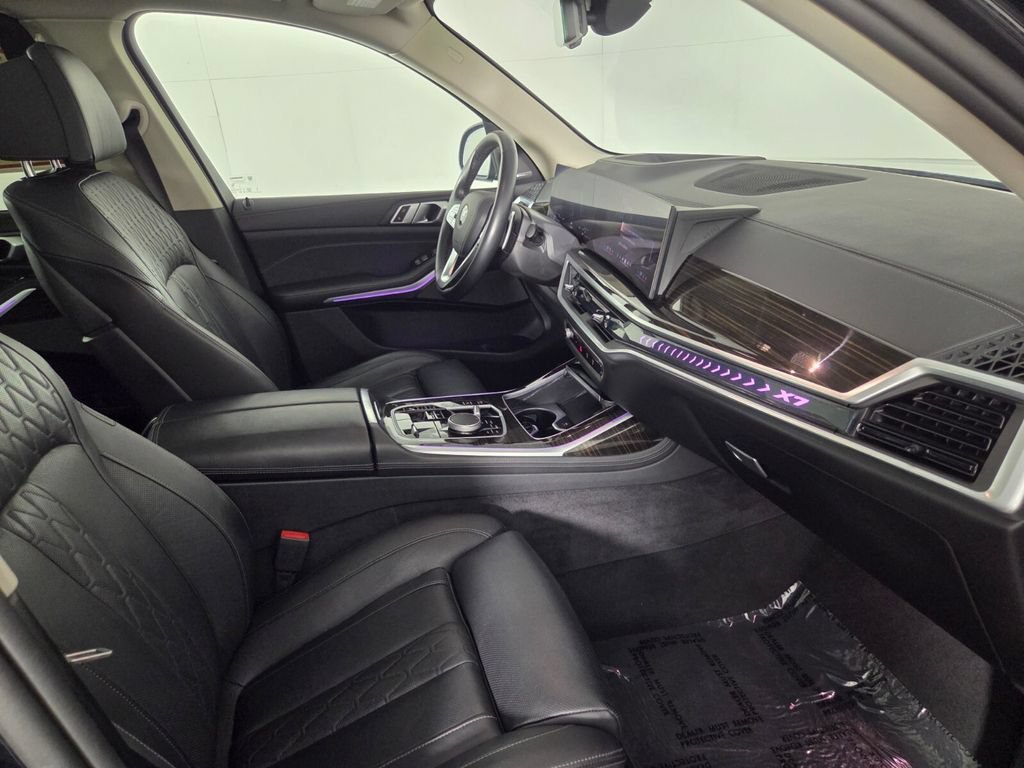 2025 BMW X7 40i - Photo 32