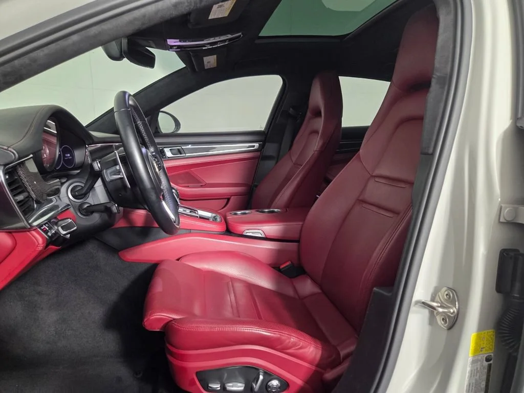 Used 2020 Chalk Porsche Turbo image 10