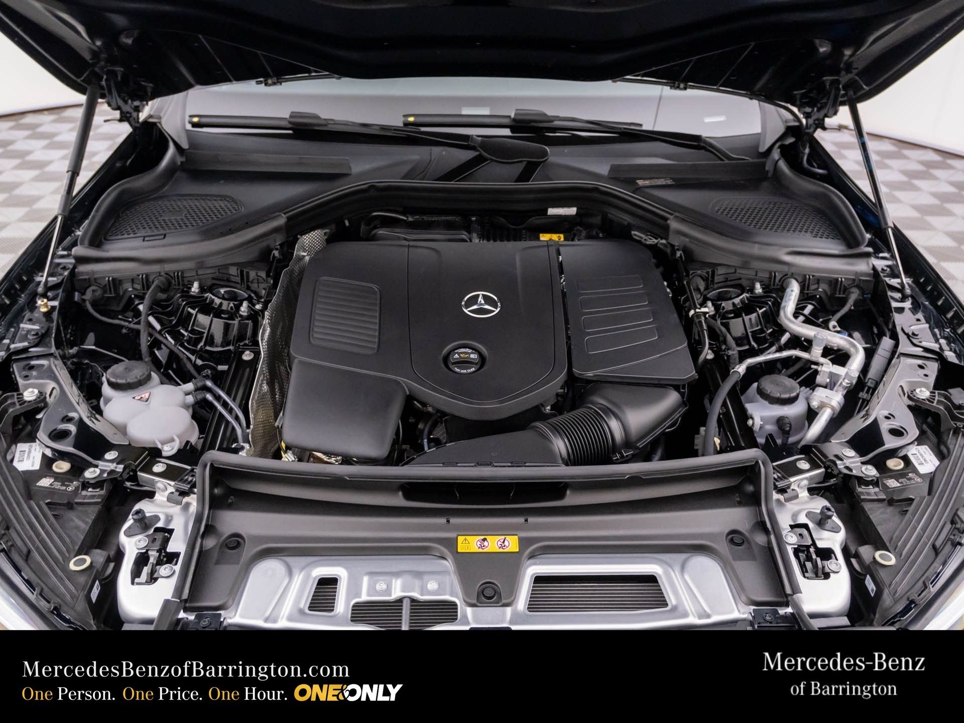 New 2026 Black Mercedes-Benz GLC 300 image 31
