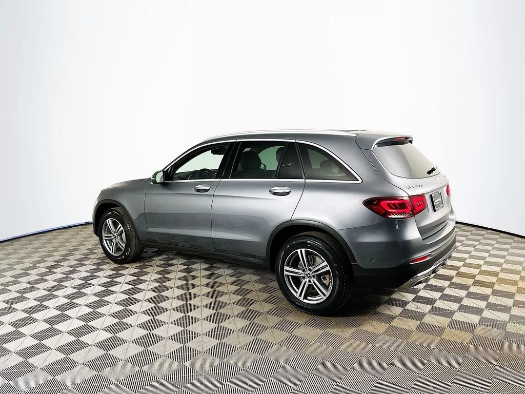 Used 2022 Gray Mercedes-Benz GLC 300 image 3