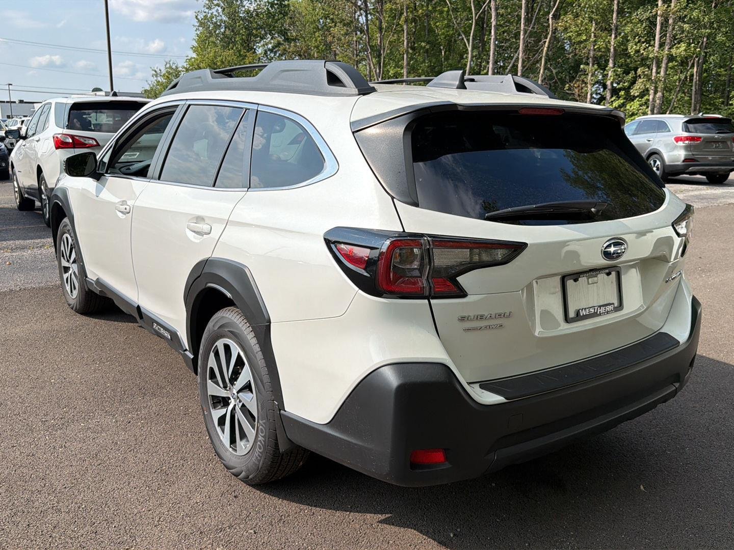 New 2025 Crystal White Pearl Subaru Premium image 10