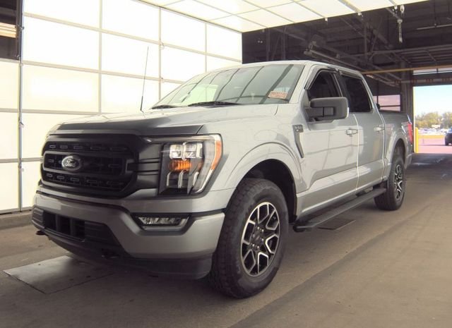 Used 2023 Silver Ford XLT image 2