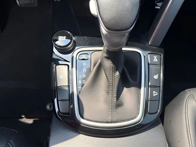 Used 2021 Orange Kia SX image 27