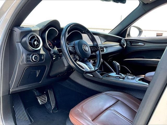 Used 2022 Moonlight Gray Me Alfa Romeo Ti image 8