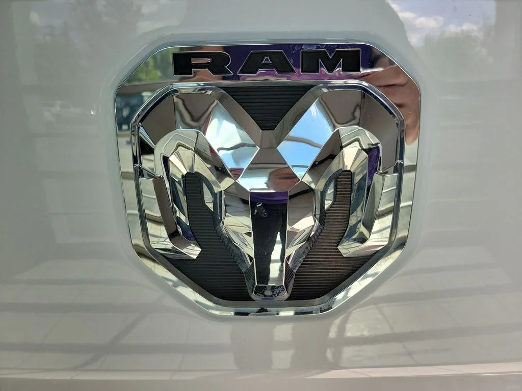 Used 2022 White Ram Big Horn/Lone Star image 13