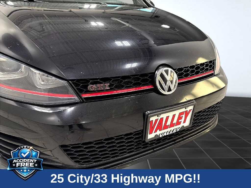 Used 2016  Volkswagen  image 33