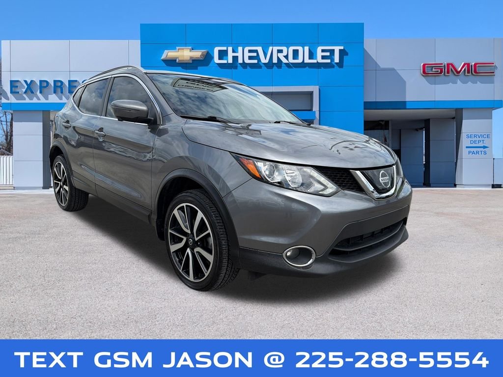 Used 2019 Gray Nissan SL image 1