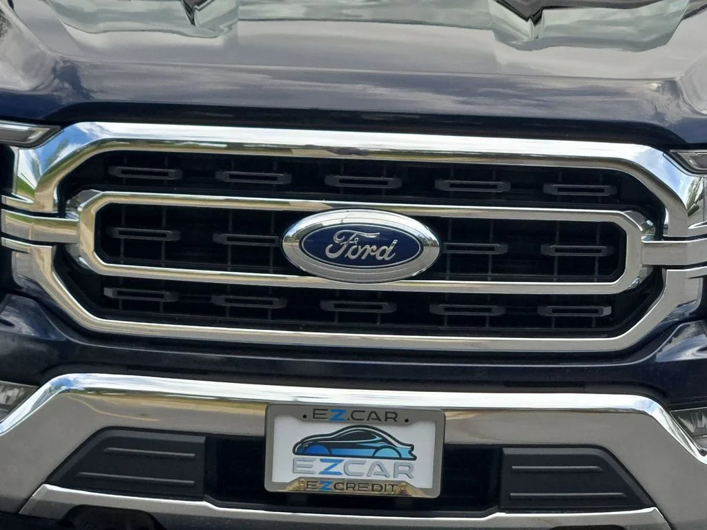Used 2023 Blue Metallic Ford XLT image 18
