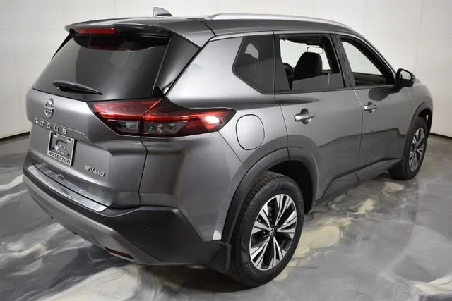 Used 2021 Gray Nissan SV image 9