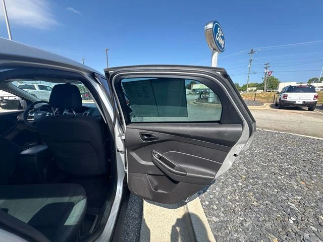 Used 2012 Silver Ford SE image 21