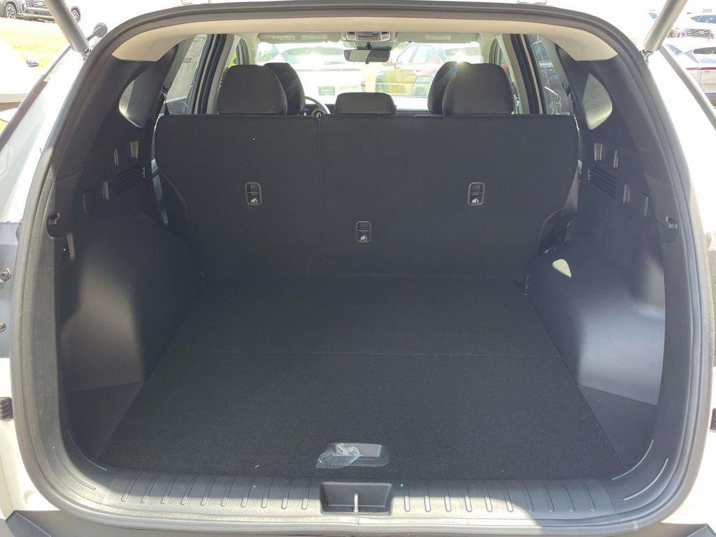 New 2026 White Hyundai SEL AWD image 9