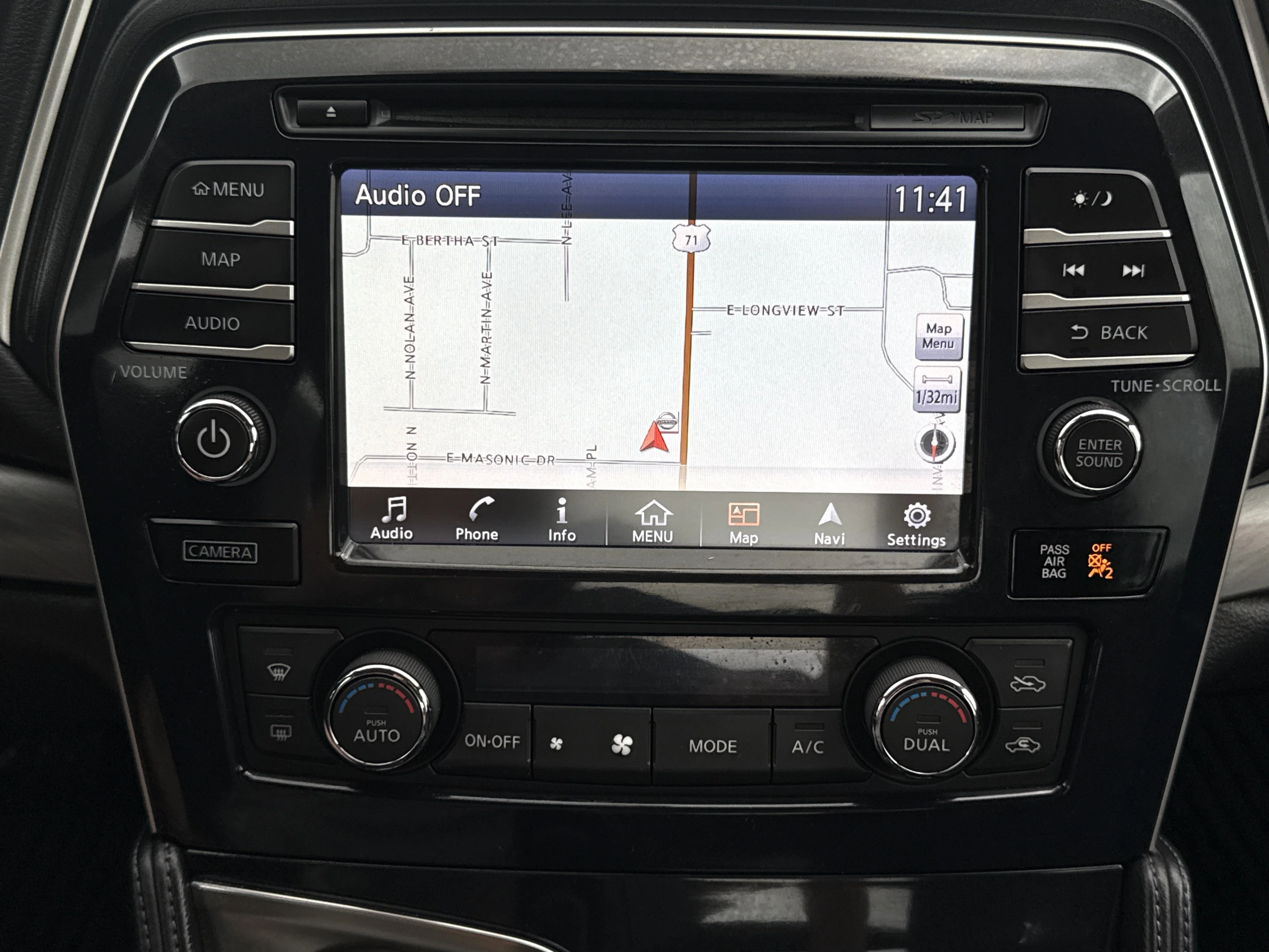 Used 2018 Pearl White Nissan S image 8