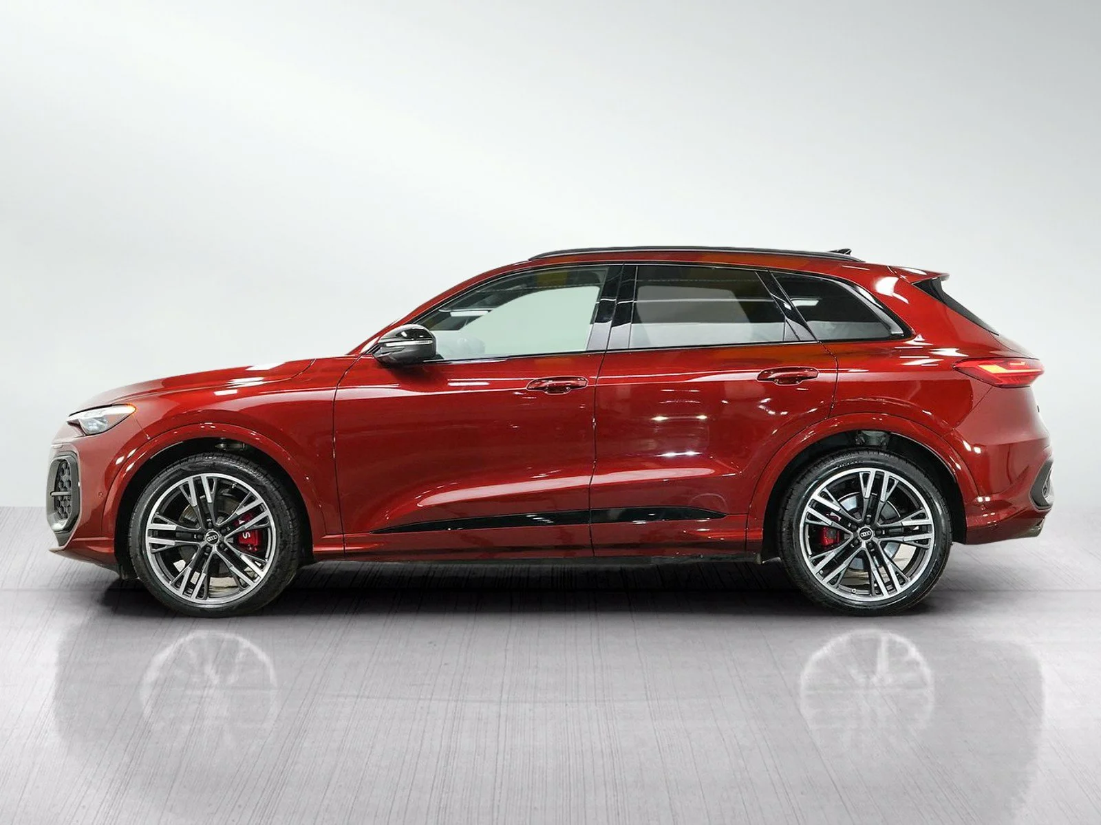 Used 2025 Audi SQ5 Prestige with VIN WA135AGU5S2014734 for sale in Wayzata, Minnesota