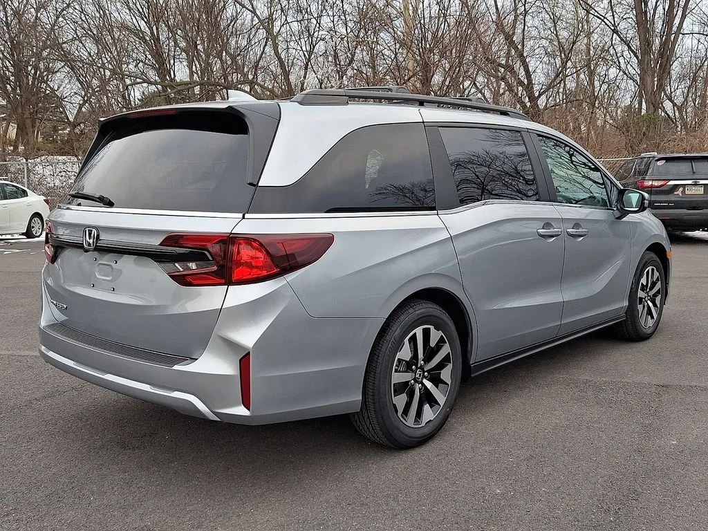 New 2026 Silver Honda EX-L image 4