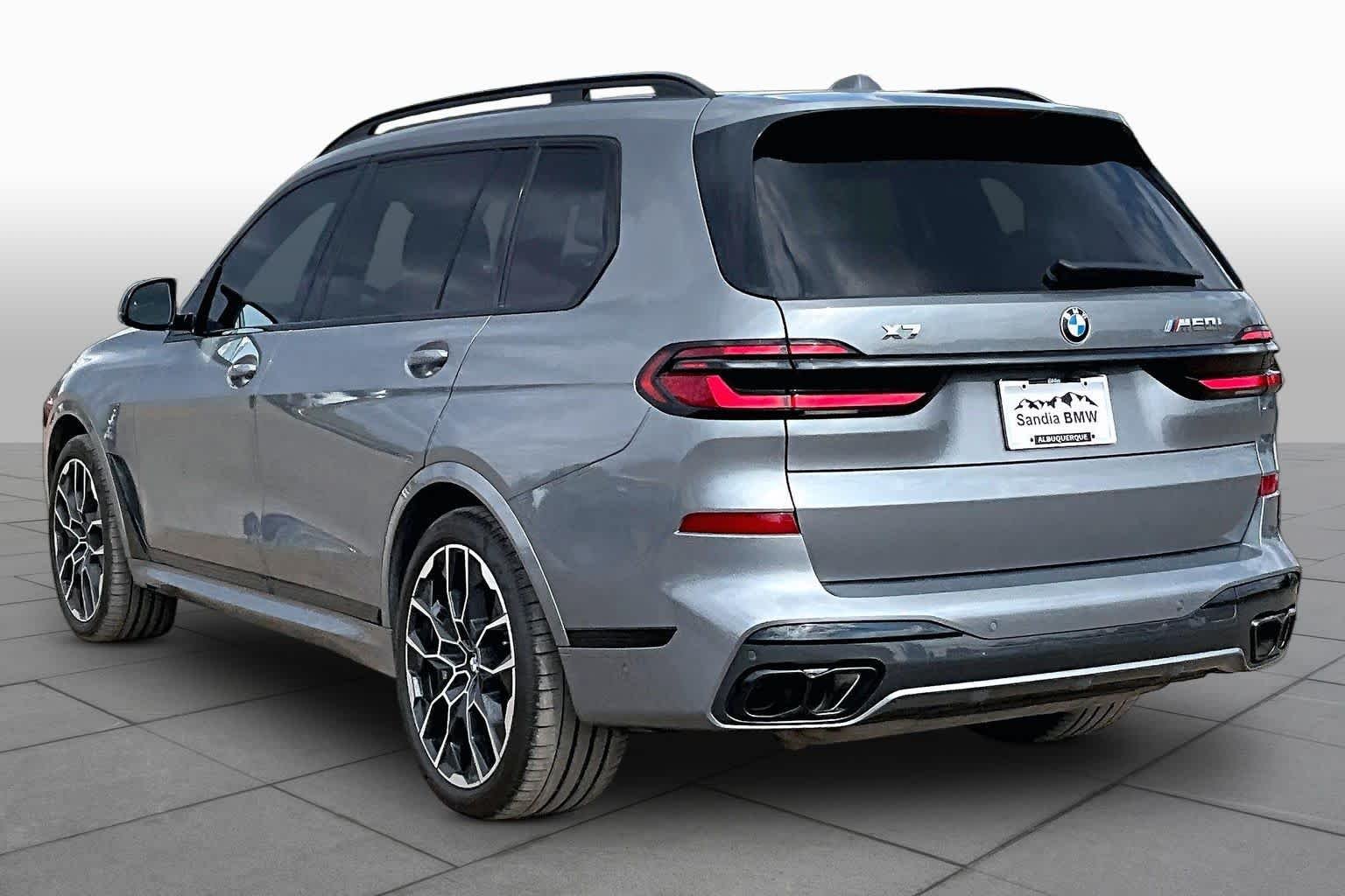 Used 2026 Skyscraper Grey Metallic BMW M60i image 9
