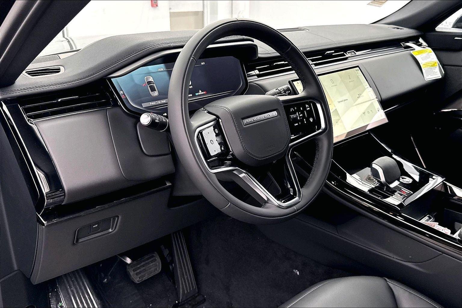 New 2026 Santorini Black Metallic Land Rover SE image 21