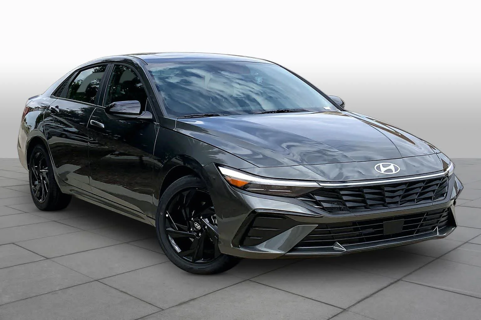 Certified Used 2026 Amazon Gray Hyundai SEL Sport Premium image 2