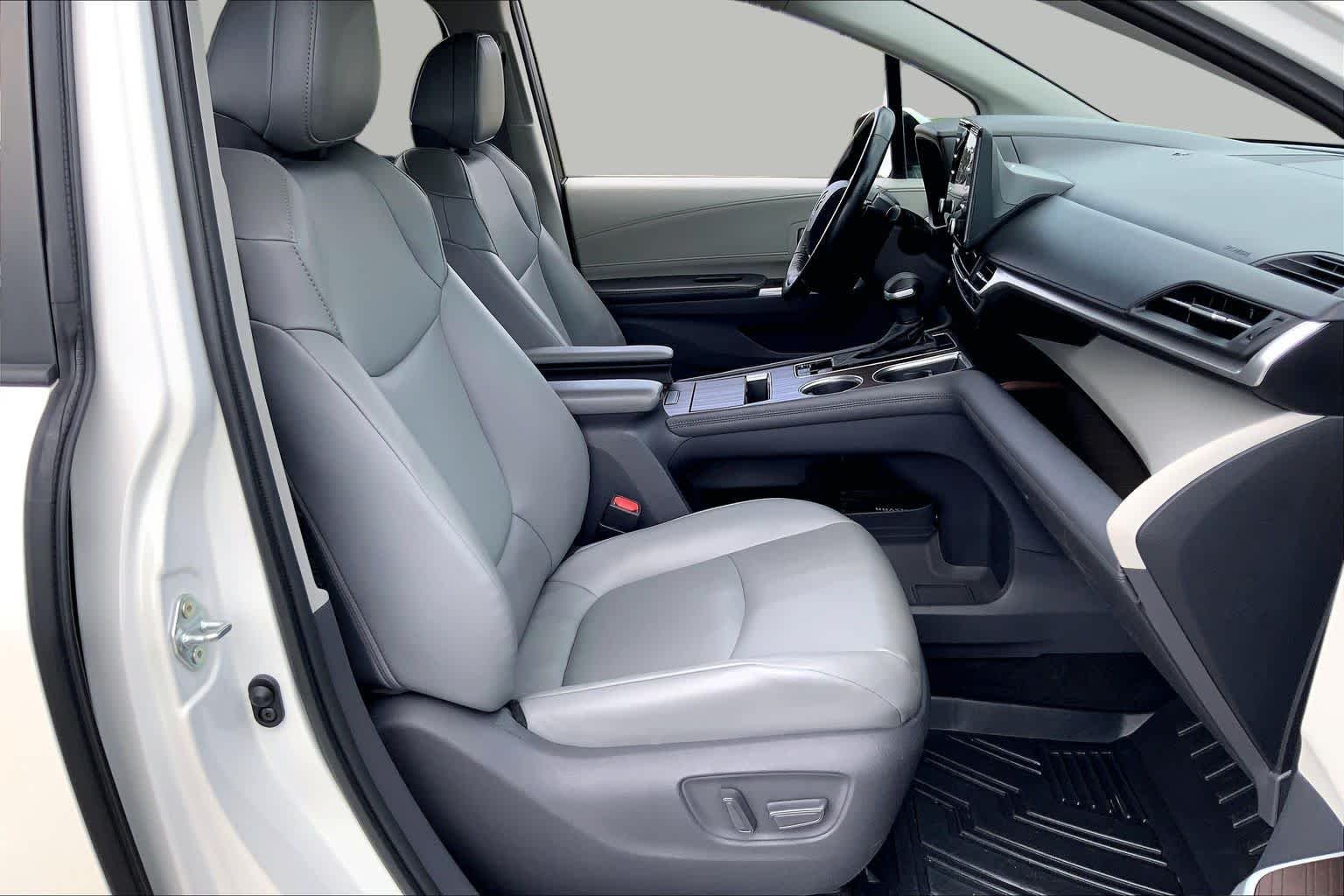 Used 2021 Blizzard Pearl Toyota XLE image 9