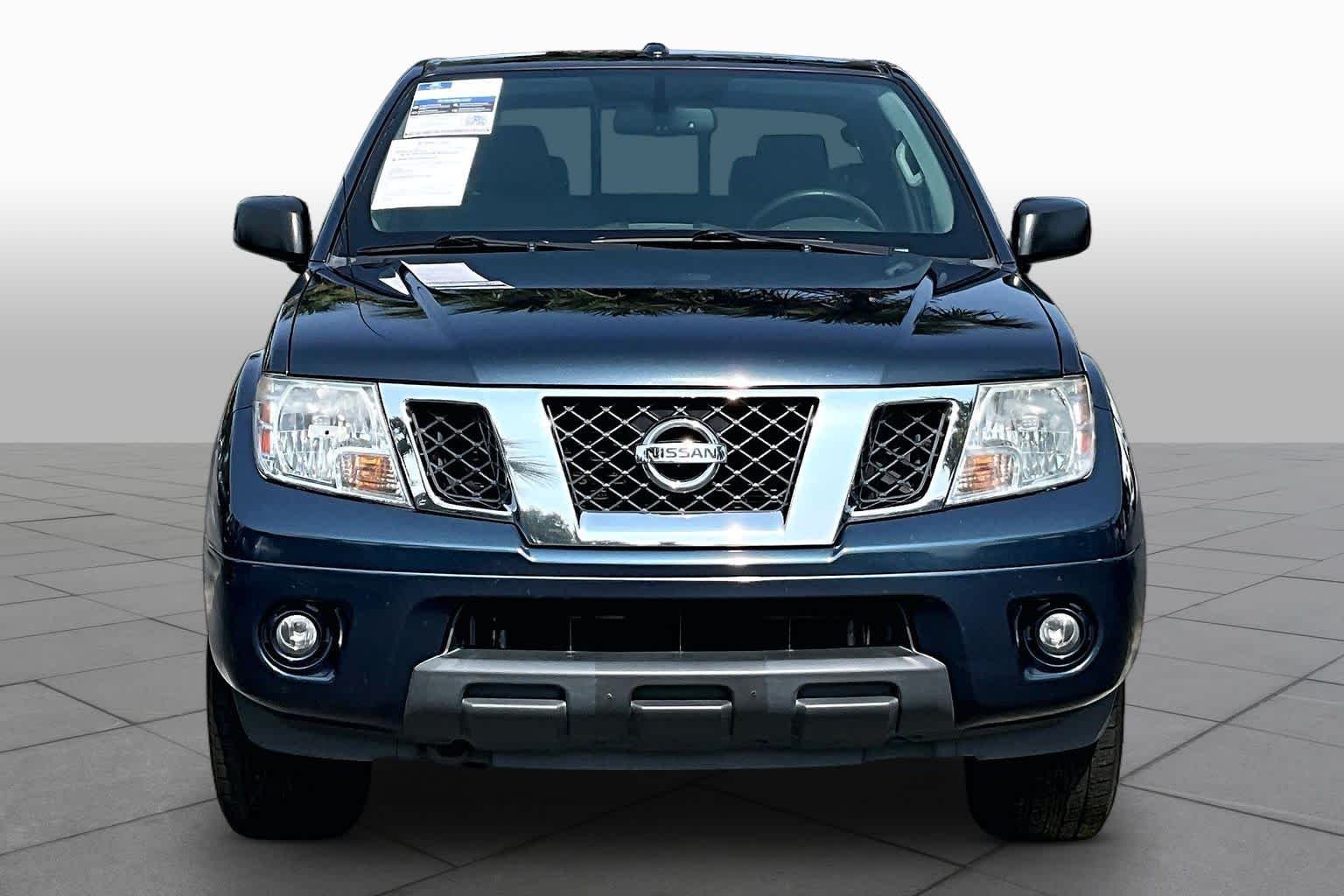 Used 2016 Arctic Blue Metallic Nissan SV image 4