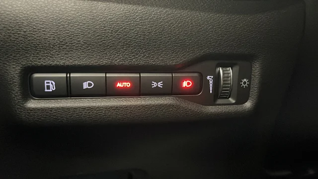New 2026 Diamond Black Crystal Pearlcoat Jeep Laredo image 30