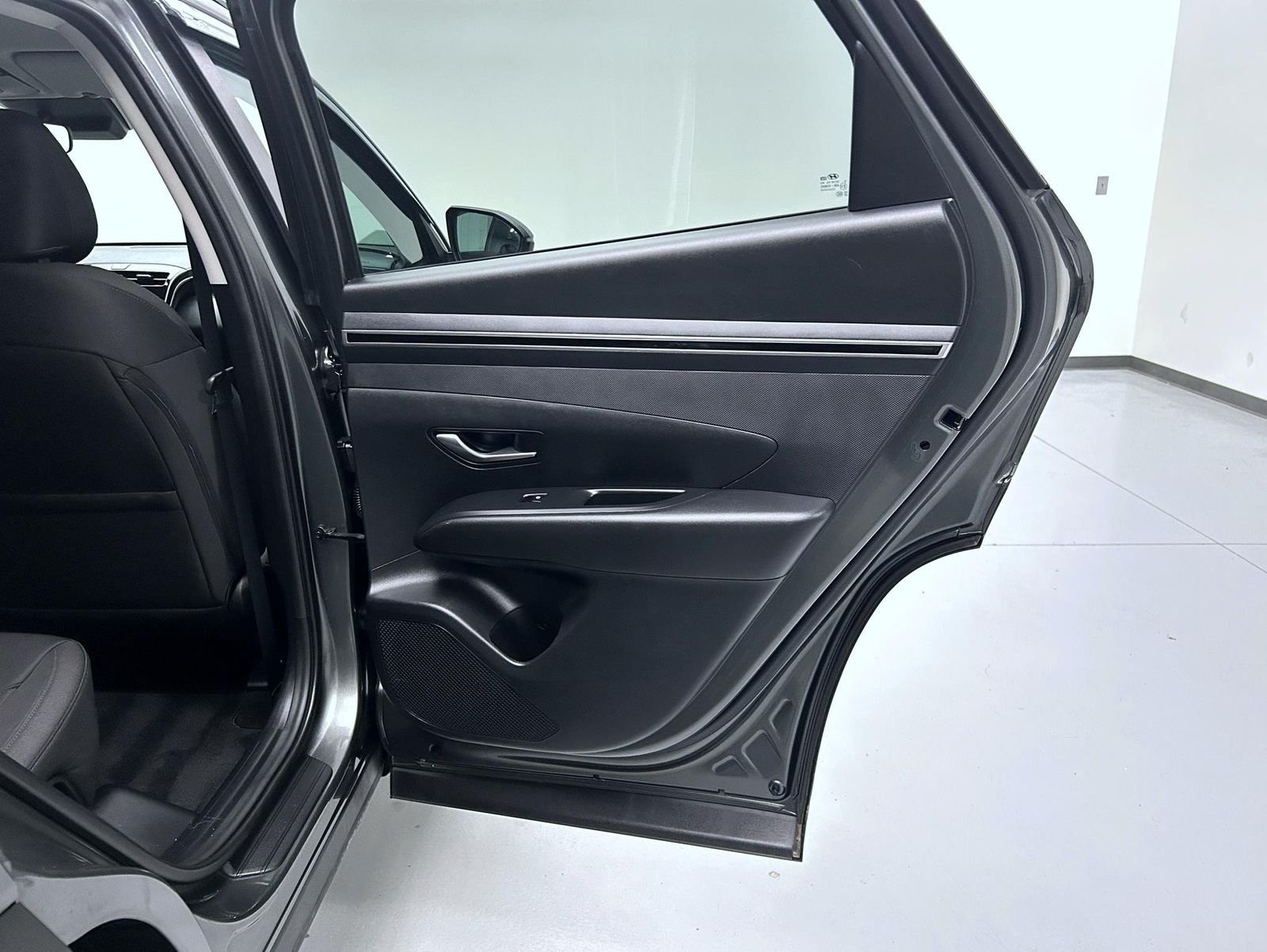 Used 2022 Gray Hyundai SEL image 17