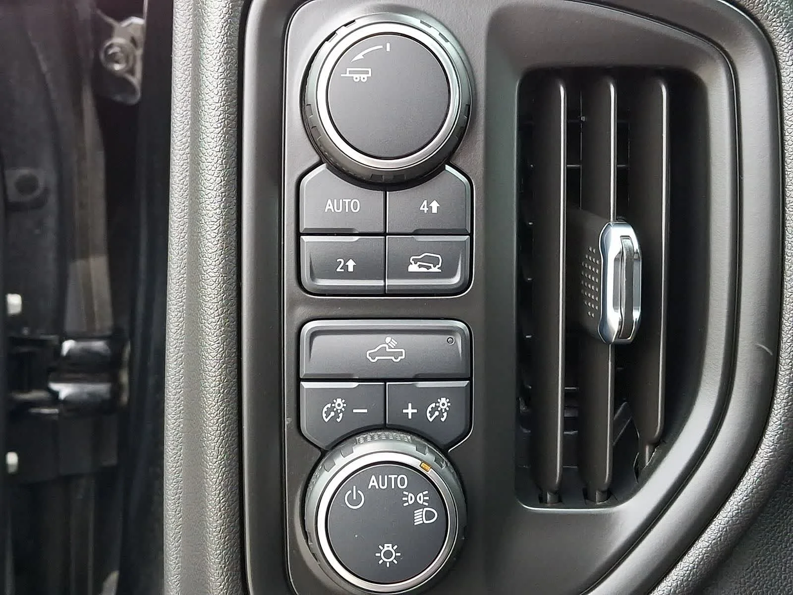 Used 2023 Black Chevrolet Custom image 27